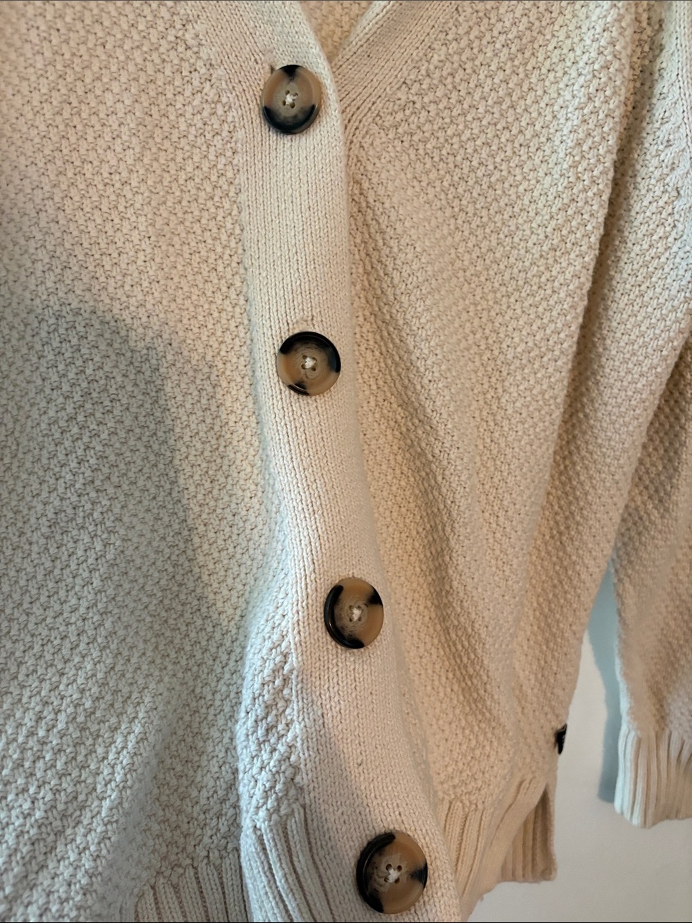 GAP Cream Textured V-Neck Button Front Cardigan Size Small, 100% Cotton - Picture 5 of 8